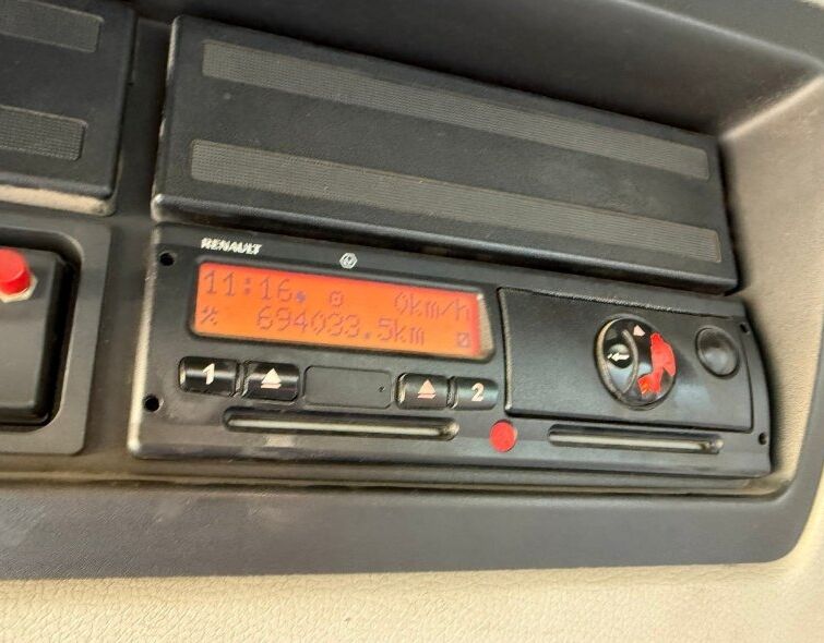 RENAULT LANDER 410.26. 